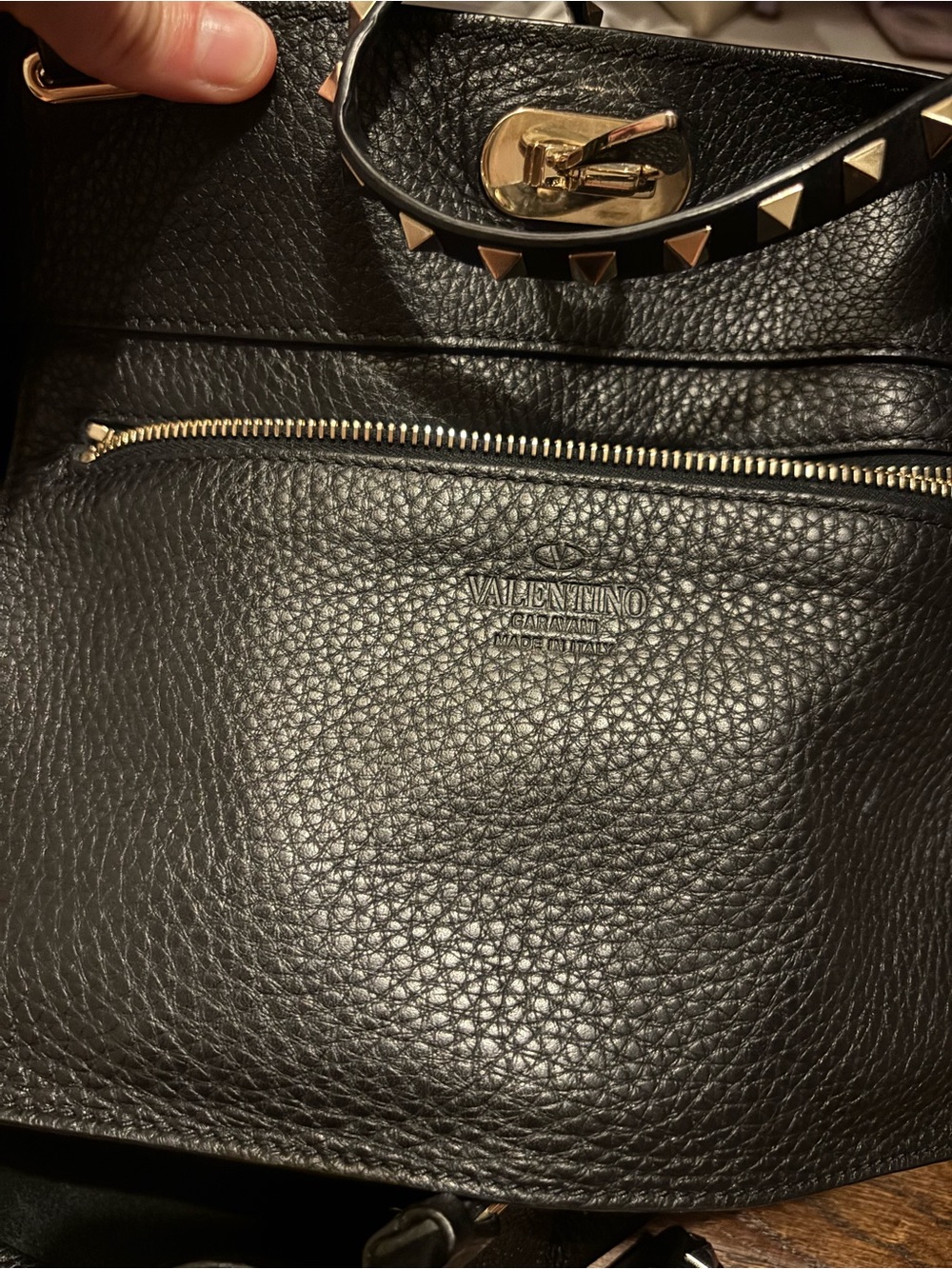 Valentino Garavani Black Pebbled Leather Shoulder Bag with Gold Rockstuds - Picture 15 of 16